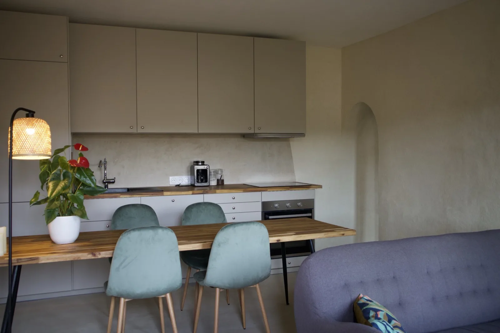 Cuisine-salon, autre angle